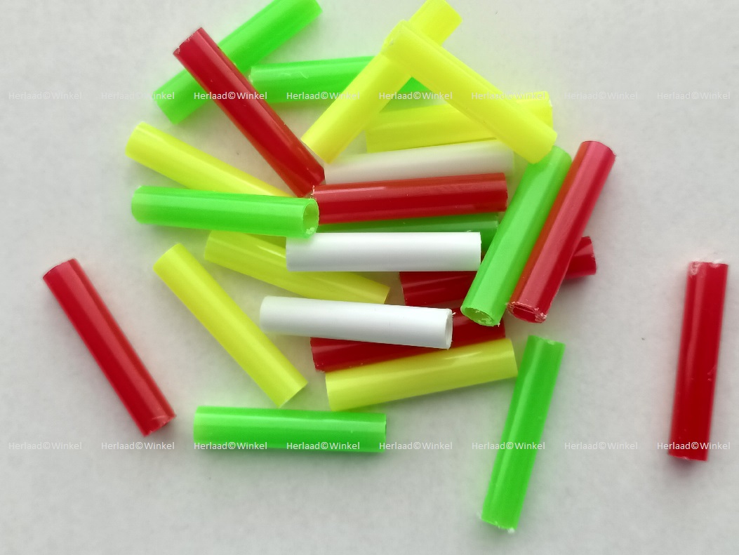 Funfair Target PLASTIC PIPE Assortment Colour Length 4 centimeter container of 100